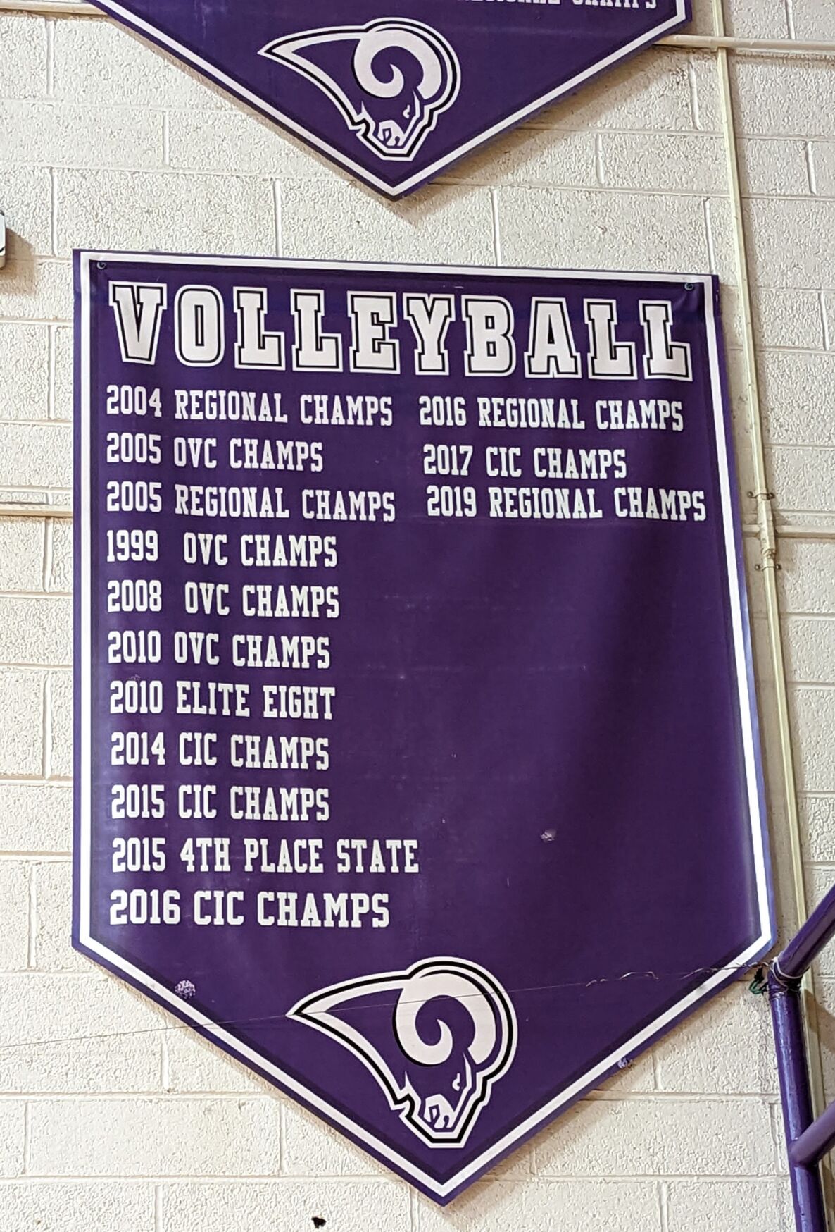 PXL_20221018_200433403.MP.jpg Shelbyville volleyball